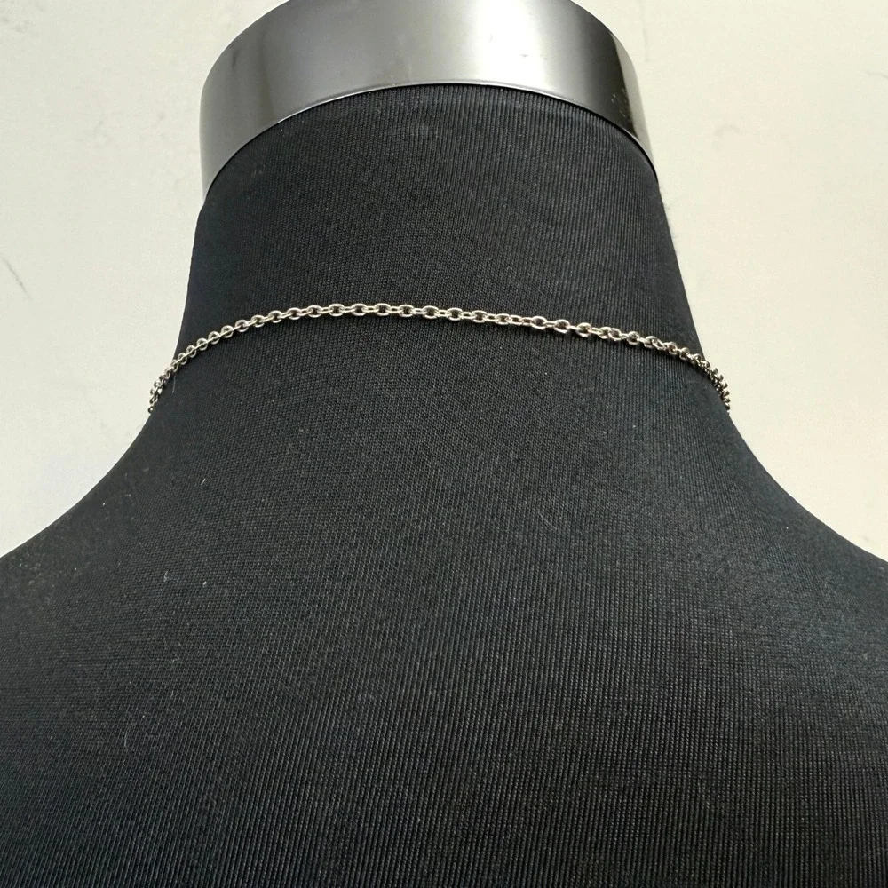 Necklace silver tone